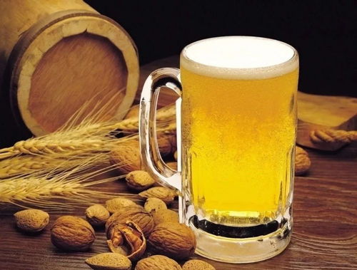 夏日消暑“神器”真的靠譜嗎？西瓜、冰棍、綠豆湯與酒精飲品的陷阱與真相